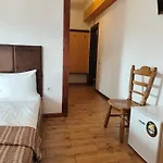 Hotel гук готельно-ресторанний комплекс *