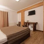 Hotel гук готельно-ресторанний комплекс