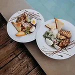 гук готельно-ресторанний комплекс