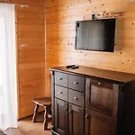 Hotel гук готельно-ресторанний комплекс