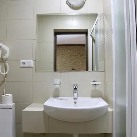 гук ресторанно-готельний комплекс Hotel *