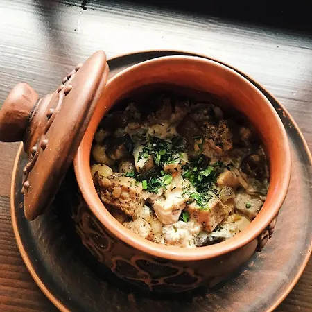 гук готельно-ресторанний комплекс *