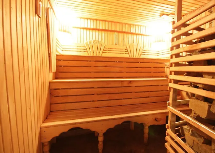 гук готельно-ресторанний комплекс * 布克维