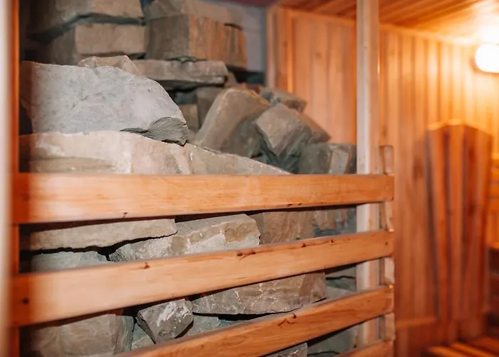 гук готельно-ресторанний комплекс