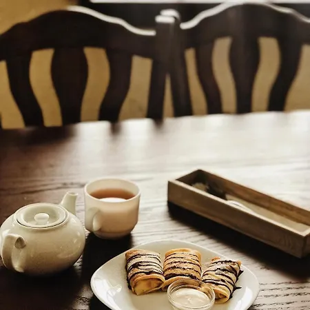 Hotel гук готельно-ресторанний комплекс *